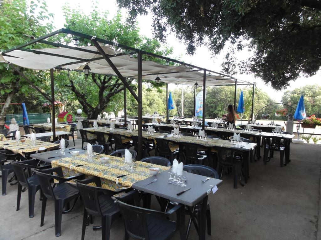 Terrasses De L'Aven Hotel Orgnac-l'Aven Bagian luar foto